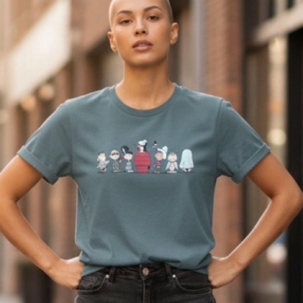 Hybrid Peanuts Charcoal Gray T-shirt Peanuts gang in costume Medium - Picture 1 of 8